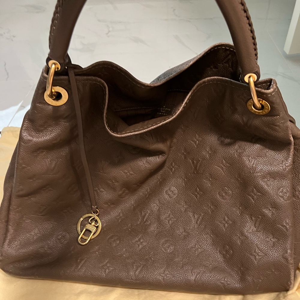 Louis Vuitton Artsy MM monogram Empreinte leather bag